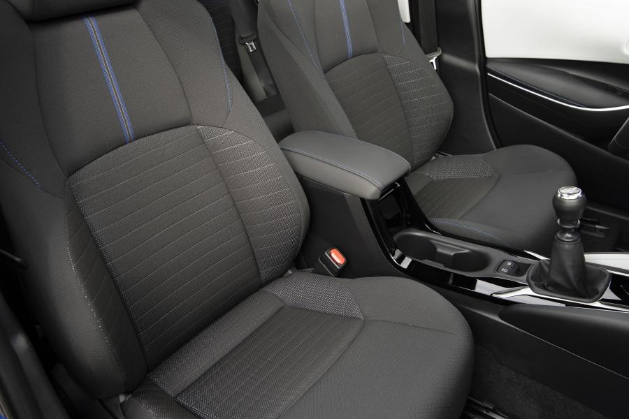 Интерьер Toyota Corolla SE Sedan 2019 года  (NA) (фото 9 из 32)